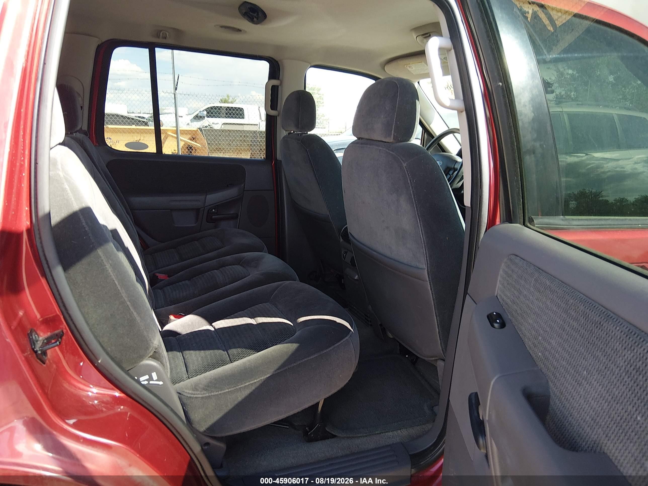 2002 Ford Explorer Xlt Красный vin: 1FMZU73E82UC43817