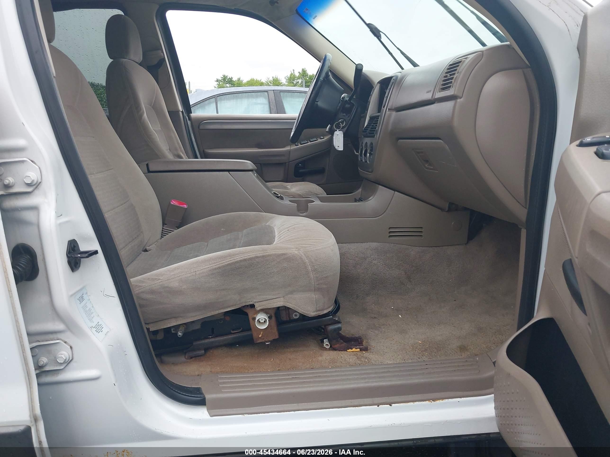 2004 Ford Explorer Nbx/xlt White vin: 1FMZU73E84ZB33243