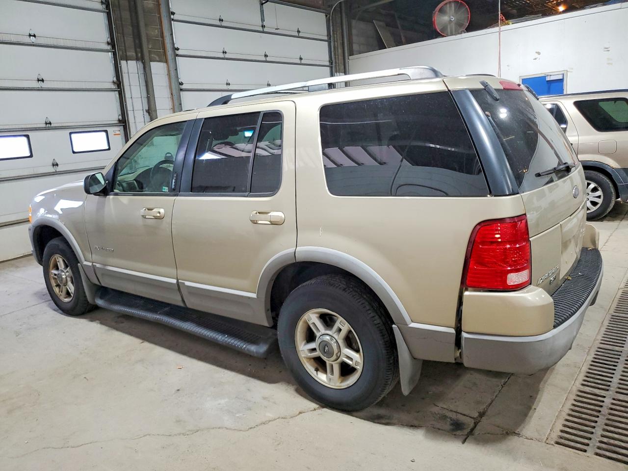 2002 Ford Explorer Xlt Gold vin: 1FMZU73E92ZA39479