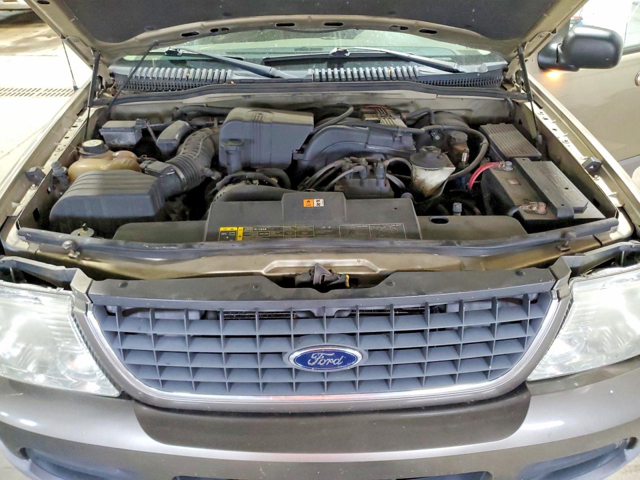 2002 Ford Explorer Xlt Gold vin: 1FMZU73E92ZA39479