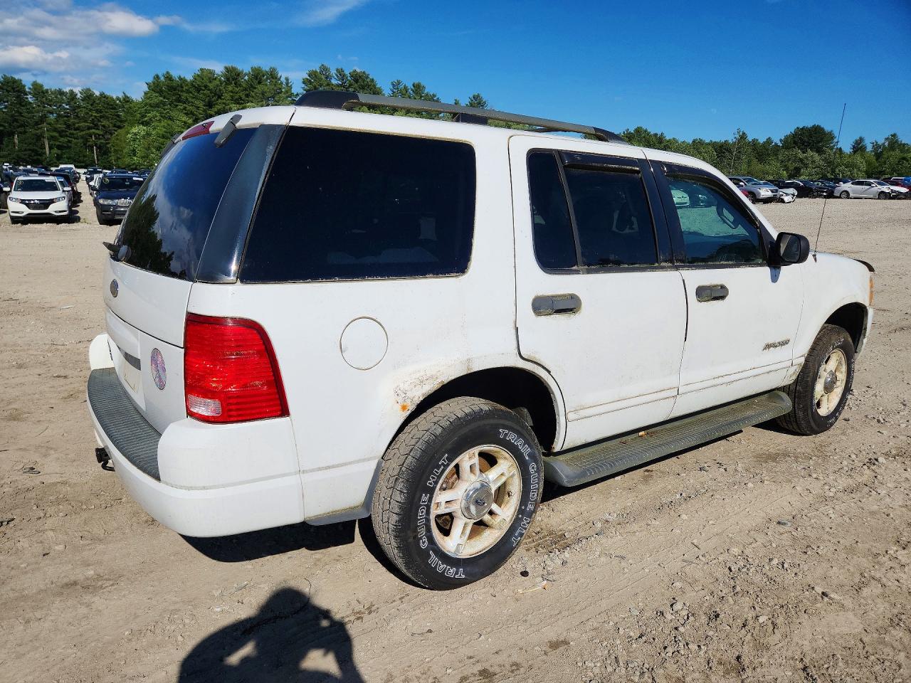 2004 Ford Explorer Xlt White vin: 1FMZU73E94UB81945