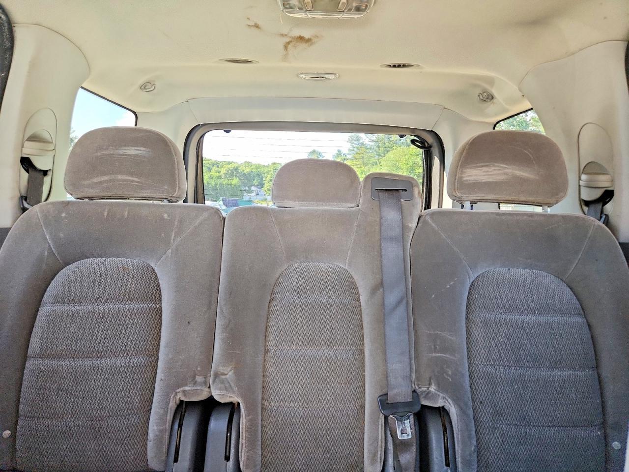2004 Ford Explorer Xlt White vin: 1FMZU73E94UB81945