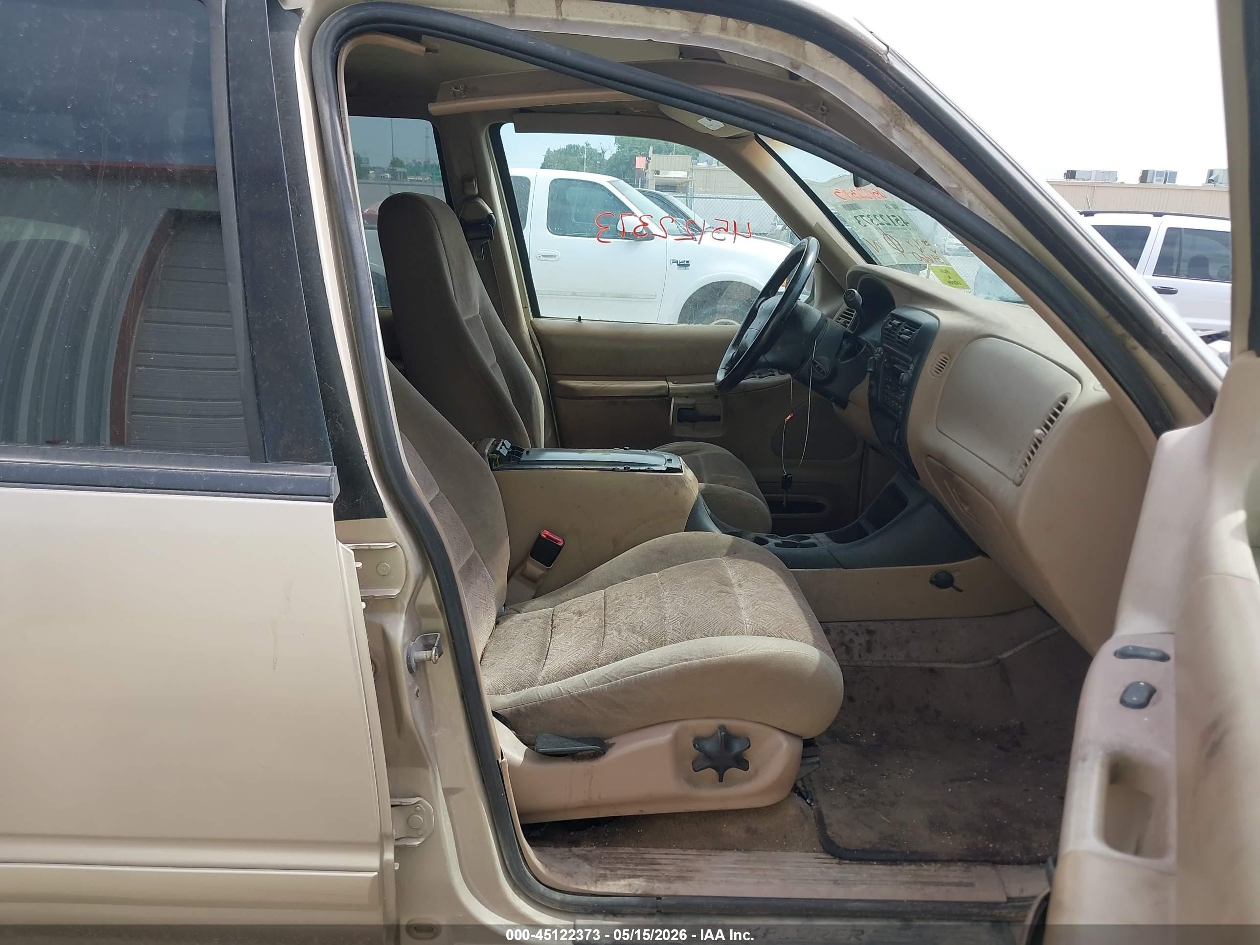 2000 Ford Explorer Xlt Tan vin: 1FMZU73E9YUB29463