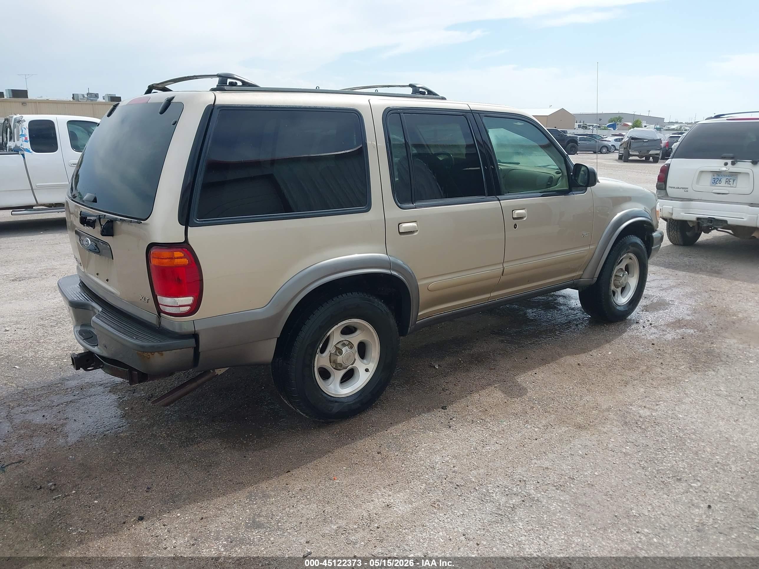 2000 Ford Explorer Xlt Tan vin: 1FMZU73E9YUB29463