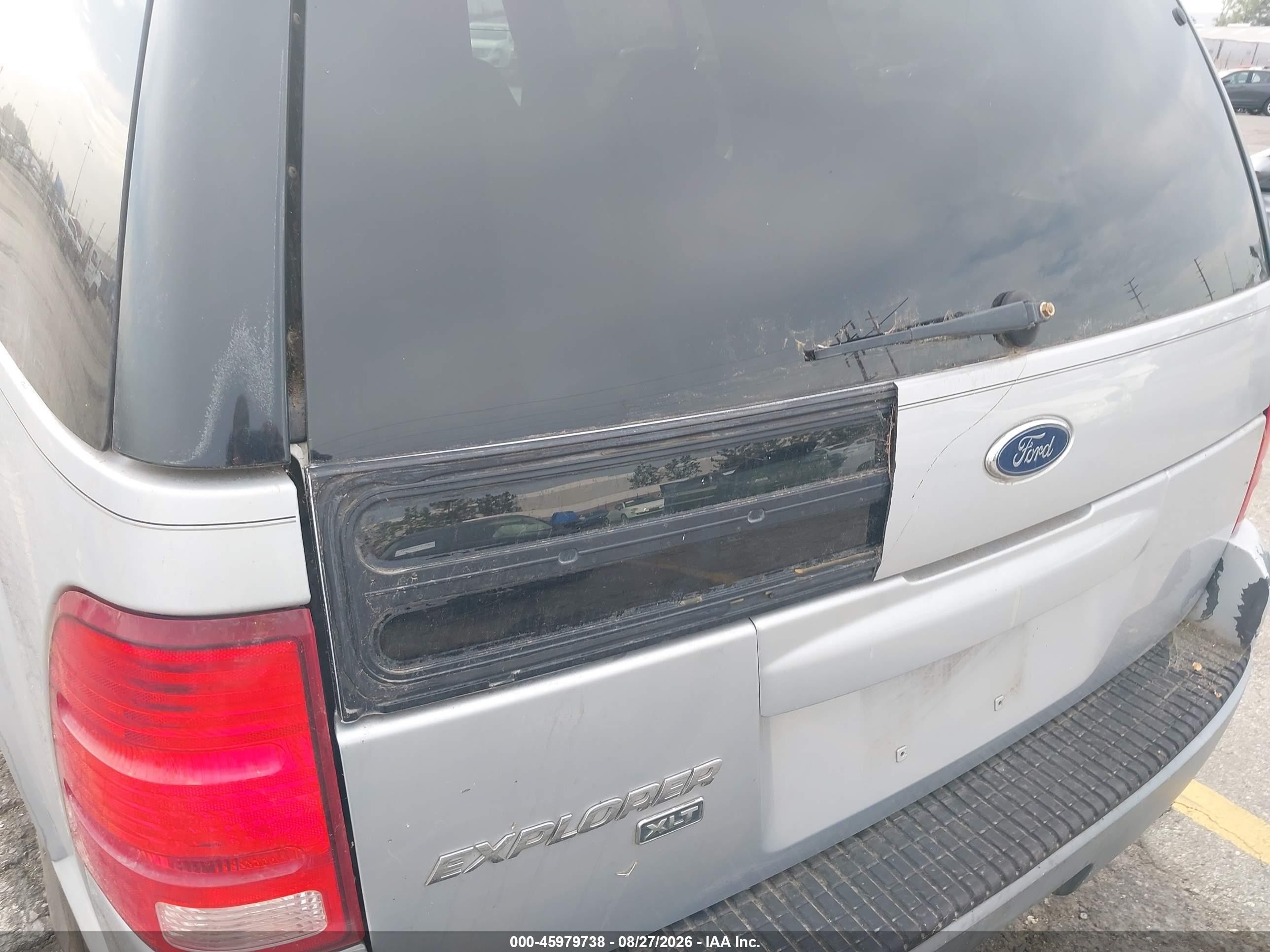 2002 Ford Explorer Xlt Silver vin: 1FMZU73EX2UB70255
