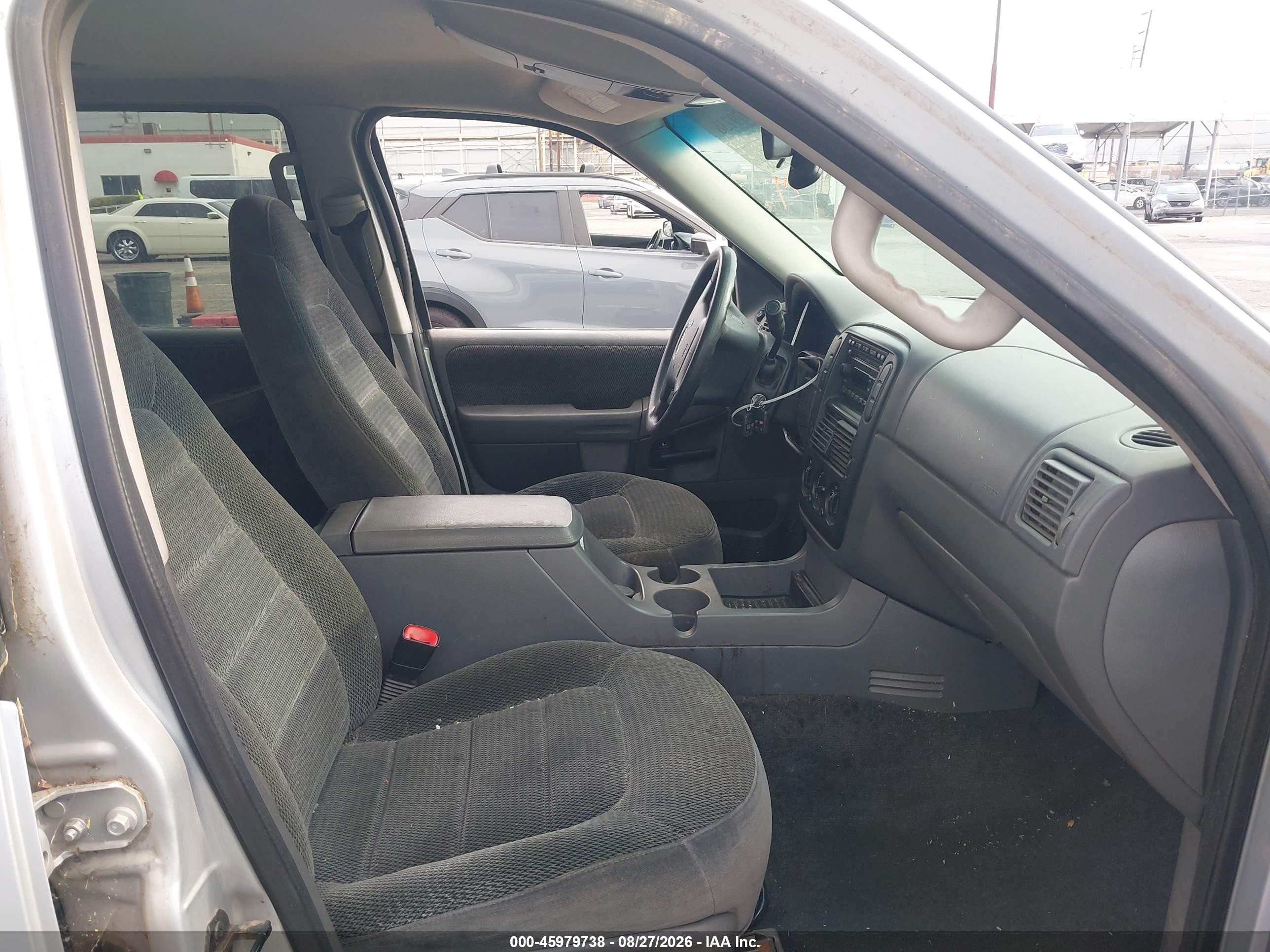 2002 Ford Explorer Xlt Silver vin: 1FMZU73EX2UB70255