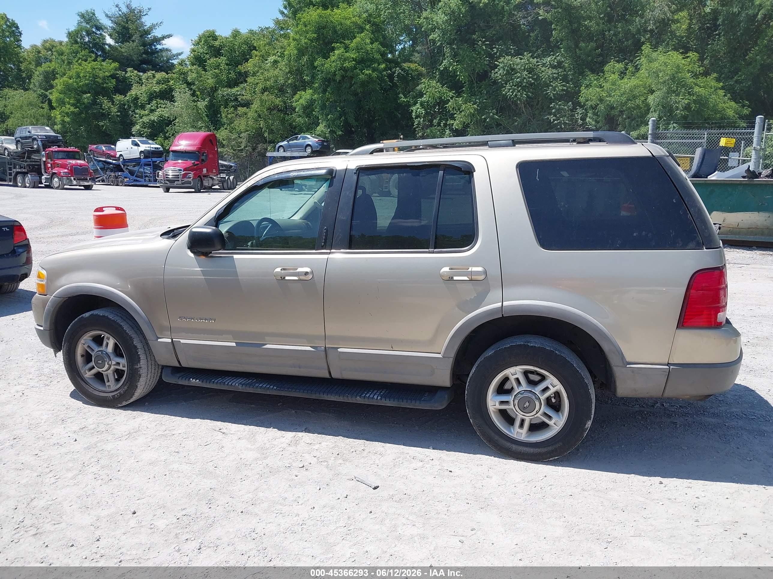 2002 Ford Explorer Xlt Gold vin: 1FMZU73EX2ZB71036