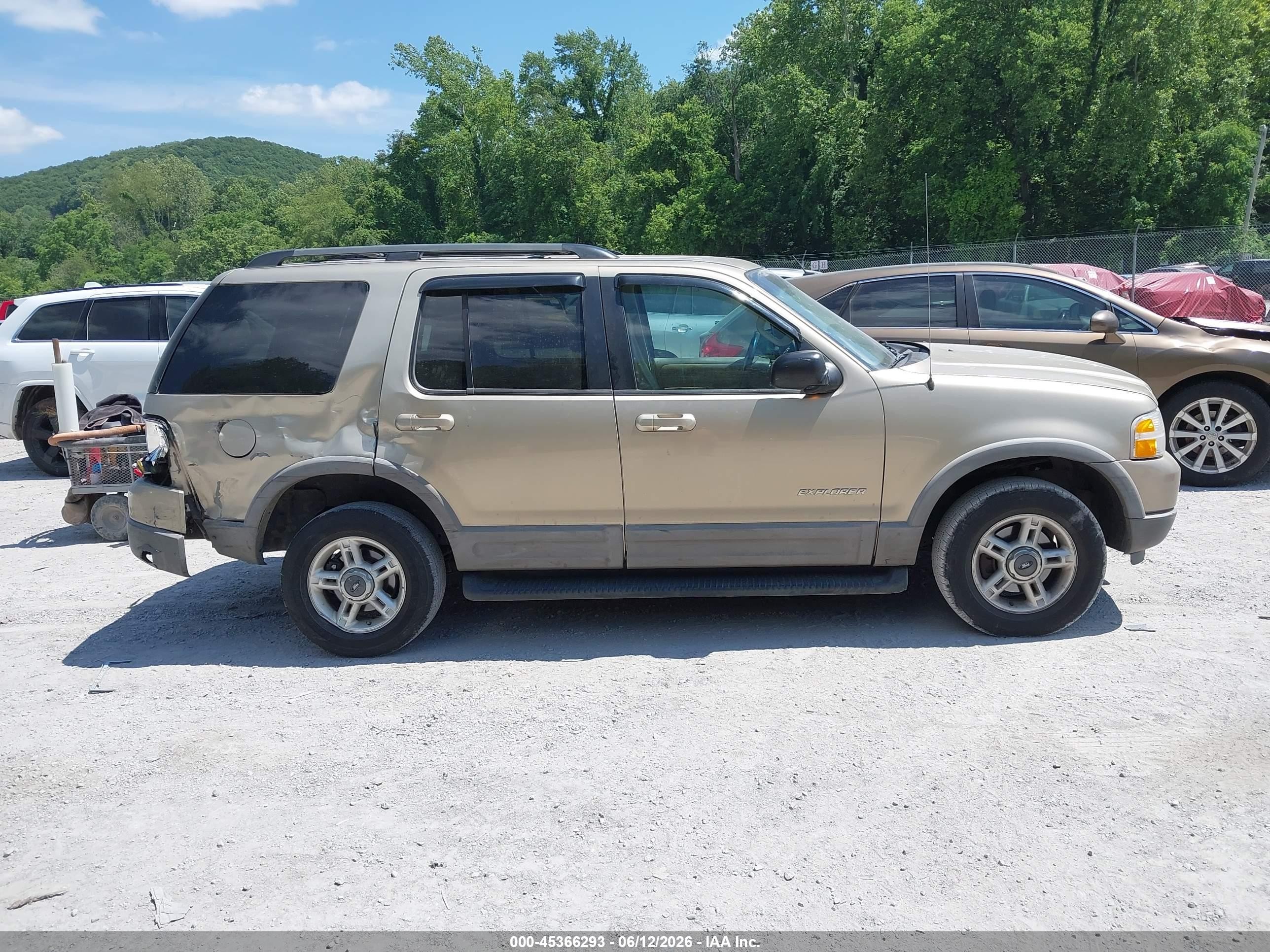 2002 Ford Explorer Xlt Gold vin: 1FMZU73EX2ZB71036