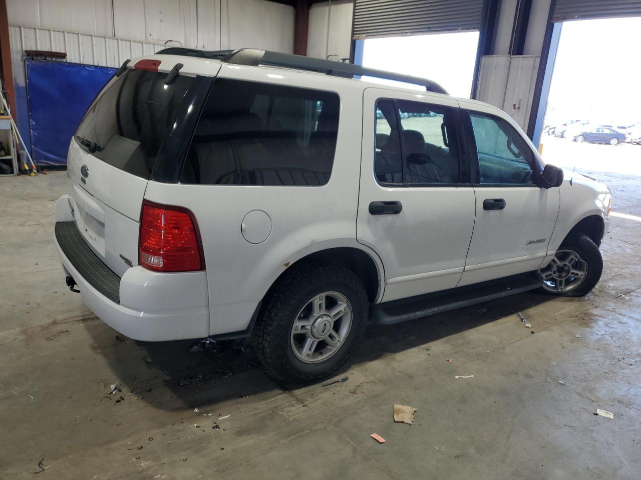 2005 Ford Explorer Xlt Белый vin: 1FMZU73EX5UB50737