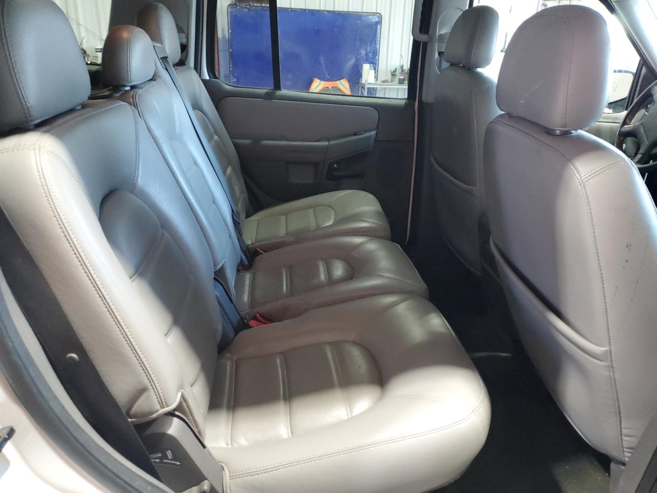 2005 Ford Explorer Xlt Белый vin: 1FMZU73EX5UB50737