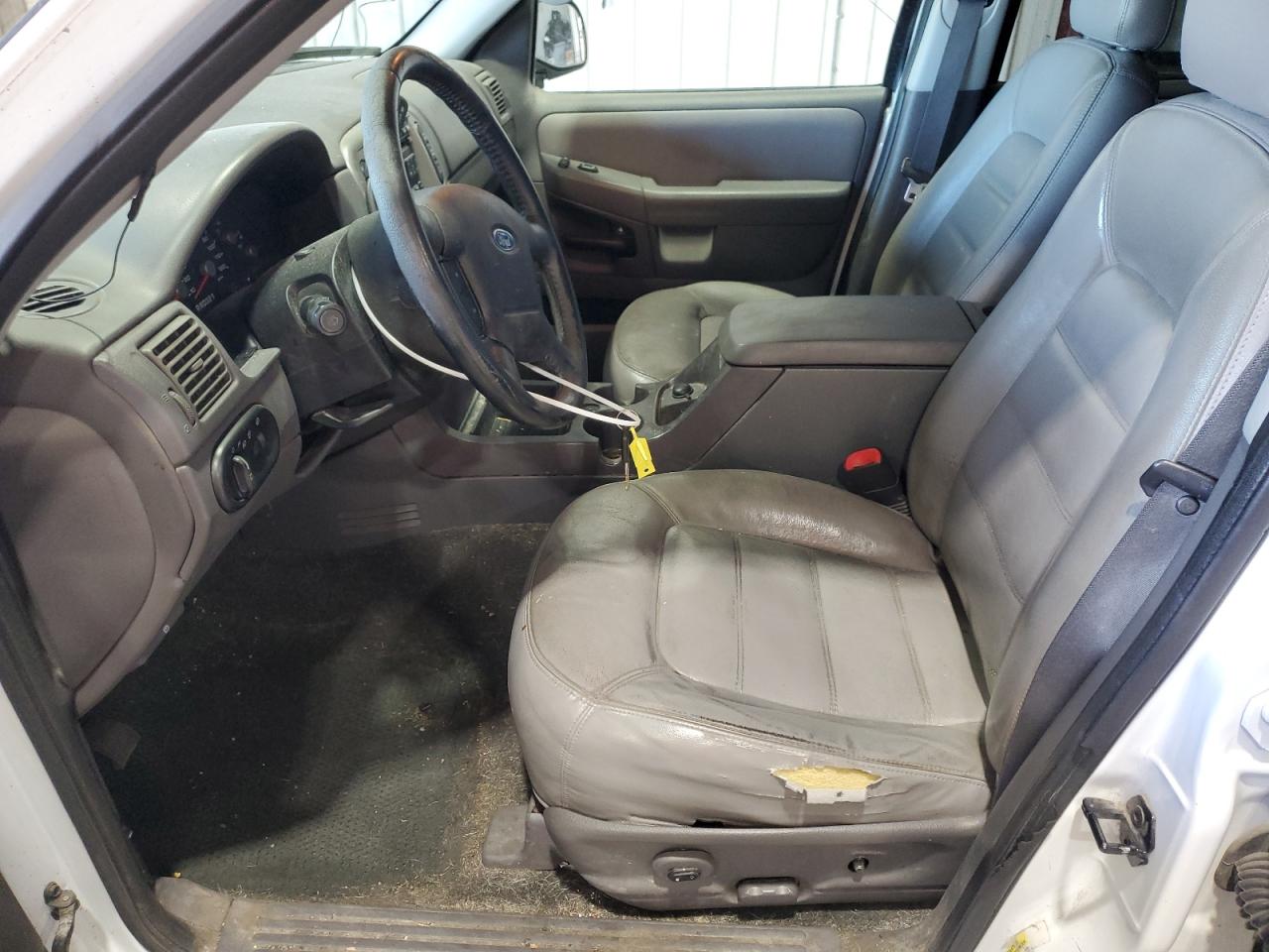 2005 Ford Explorer Xlt Белый vin: 1FMZU73EX5UB50737