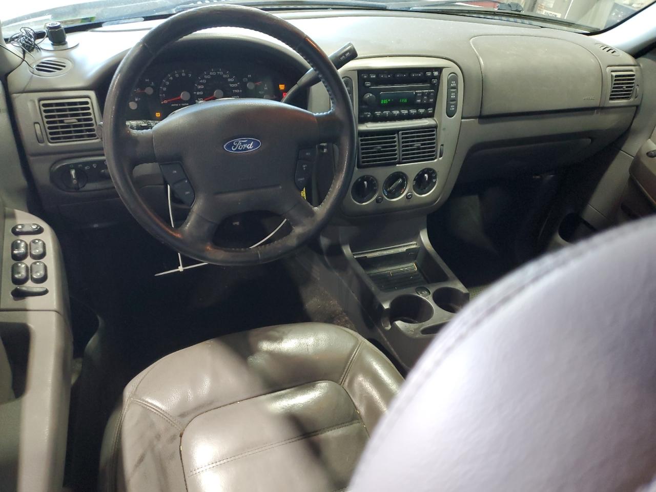 2005 Ford Explorer Xlt Белый vin: 1FMZU73EX5UB50737