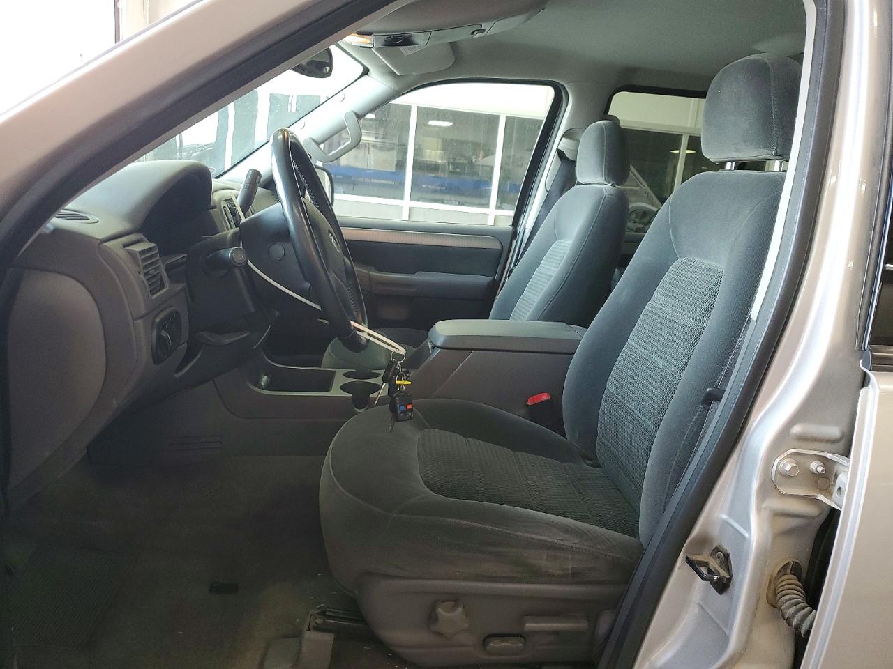 2003 Ford Explorer Xlt Silver vin: 1FMZU73K03UB83362