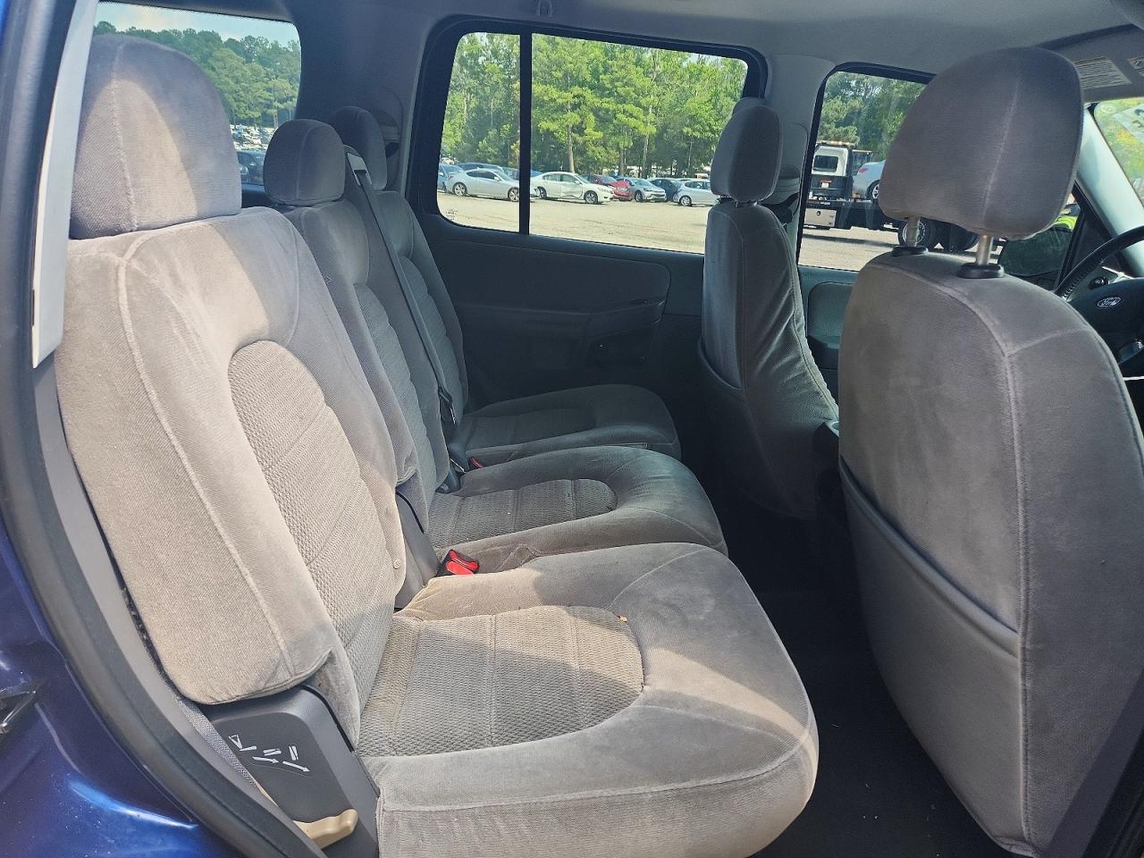 2005 Ford Explorer Xlt Blue vin: 1FMZU73K05UB08583