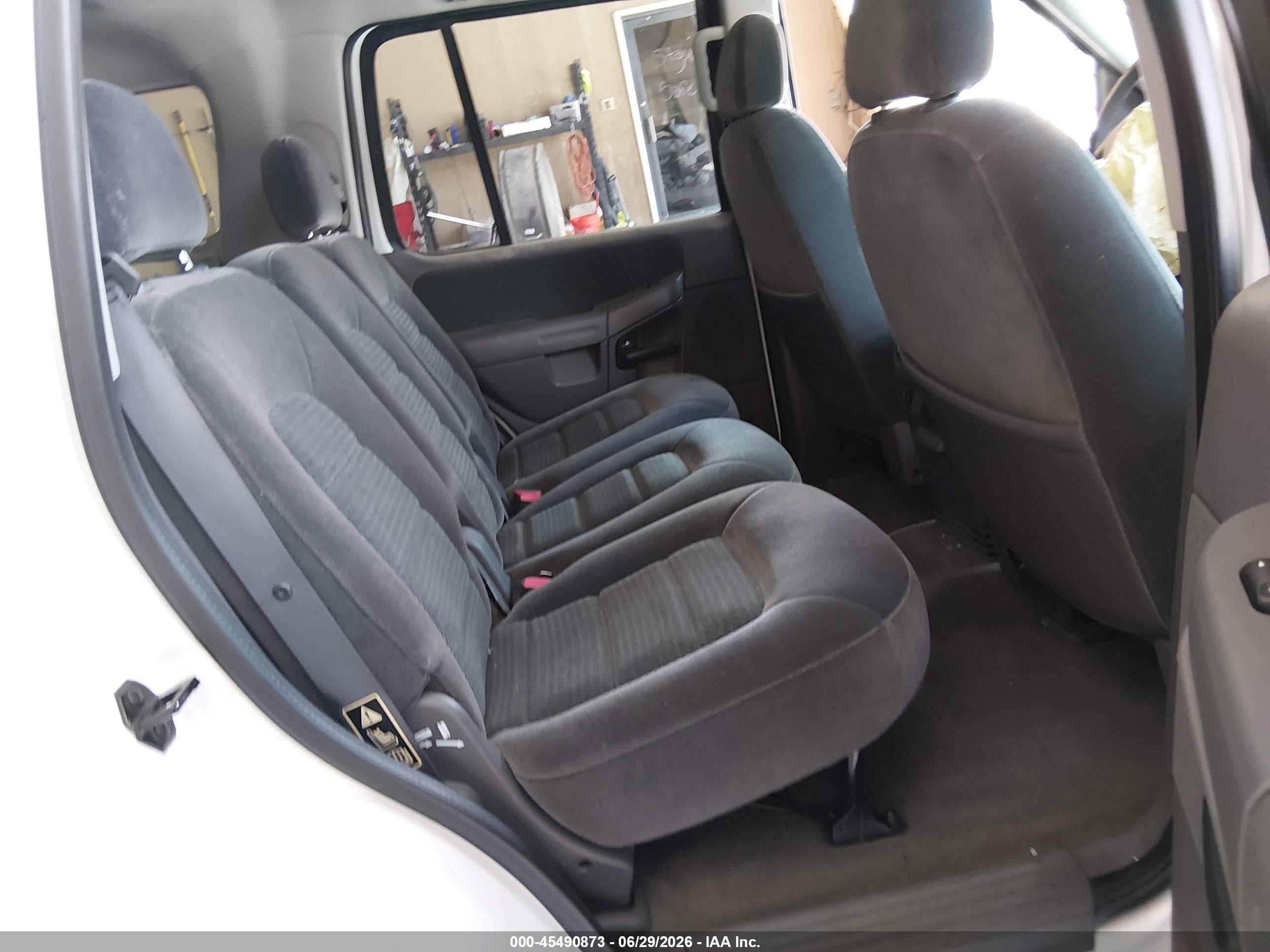 2002 Ford Explorer Xlt Белый vin: 1FMZU73K12ZC68924