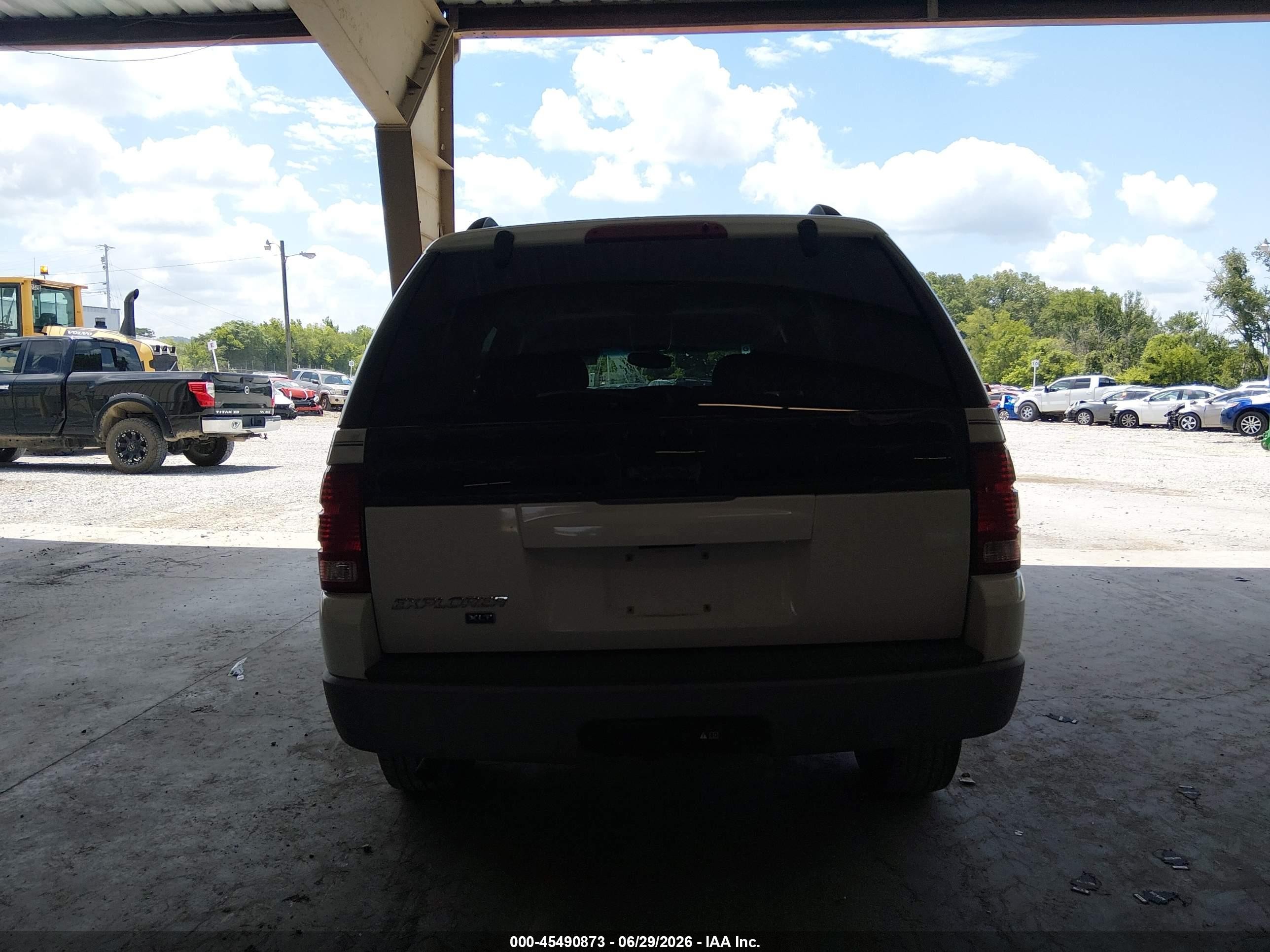 2002 Ford Explorer Xlt Белый vin: 1FMZU73K12ZC68924