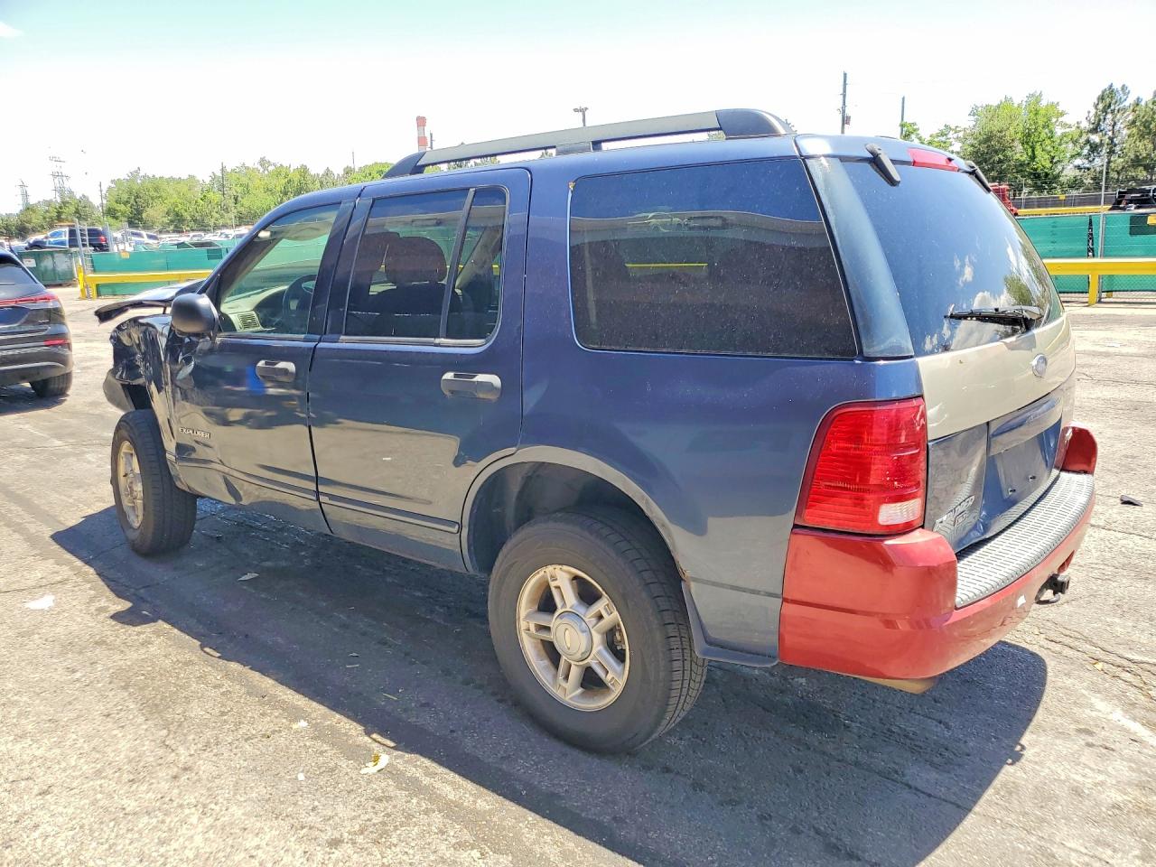 2005 Ford Explorer Xlt Blue vin: 1FMZU73K15UC00155