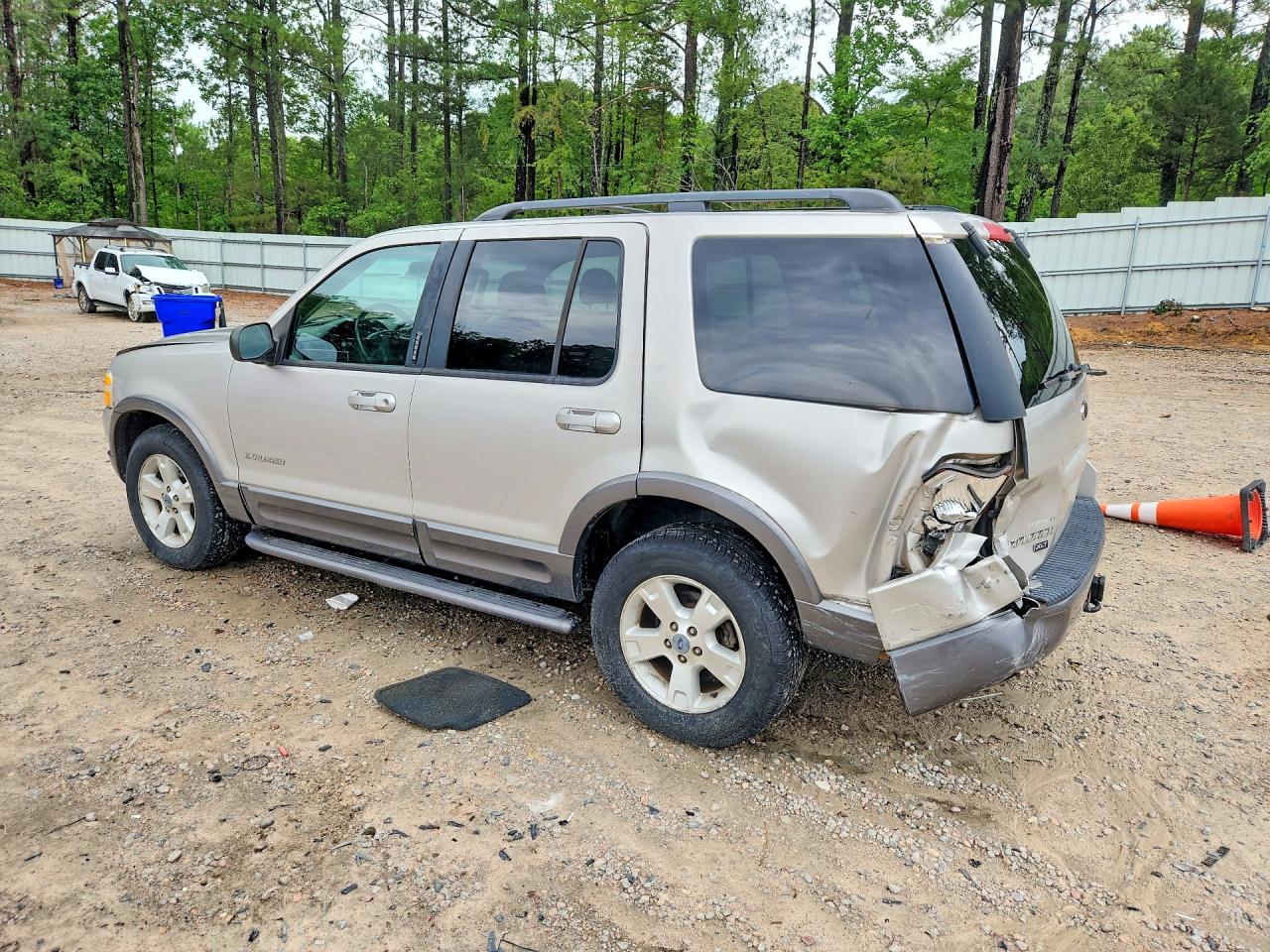 2002 Ford Explorer Xlt Silver vin: 1FMZU73K22UD35088