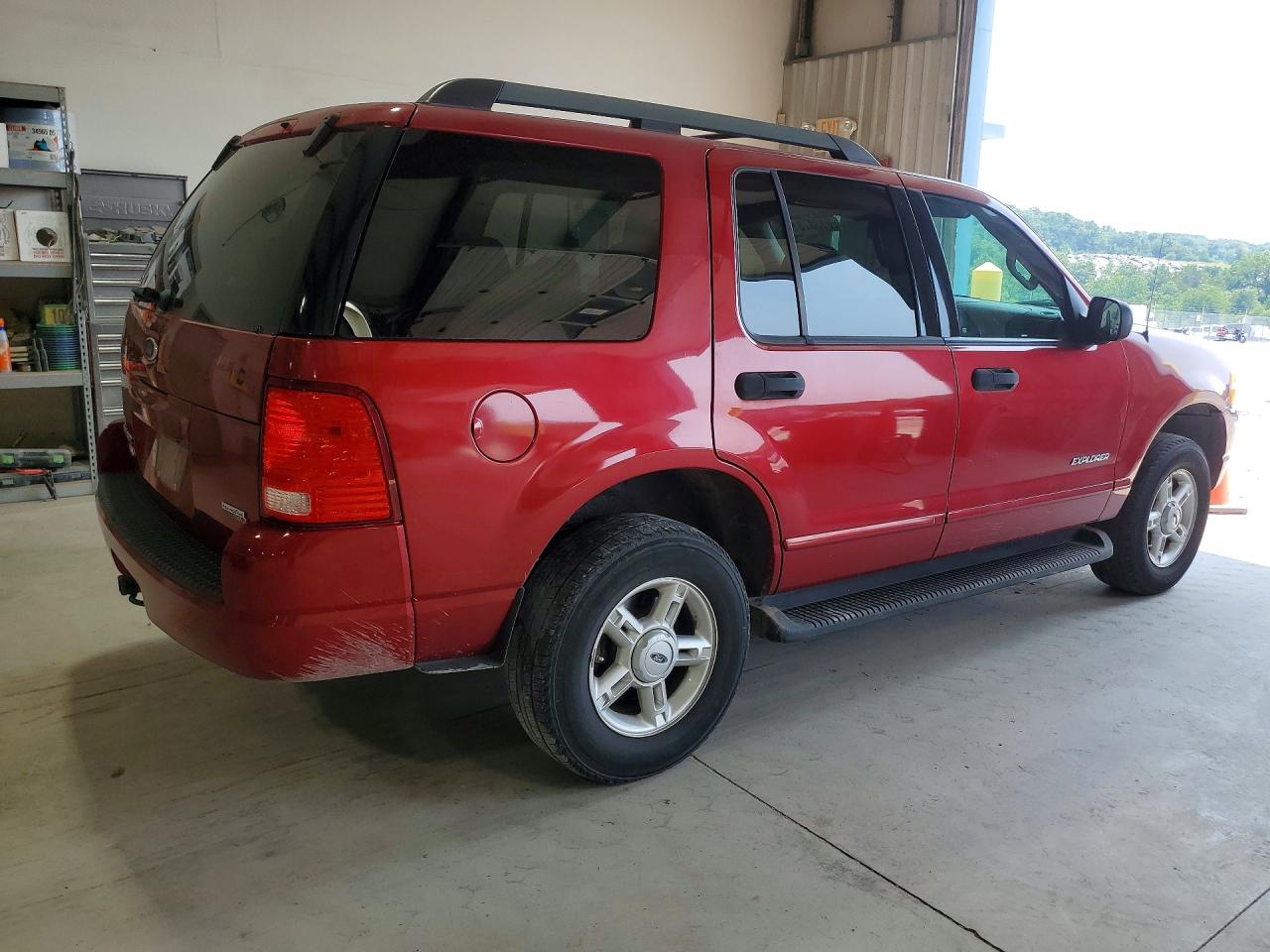 2005 Ford Explorer Xlt Red vin: 1FMZU73K35UB63013