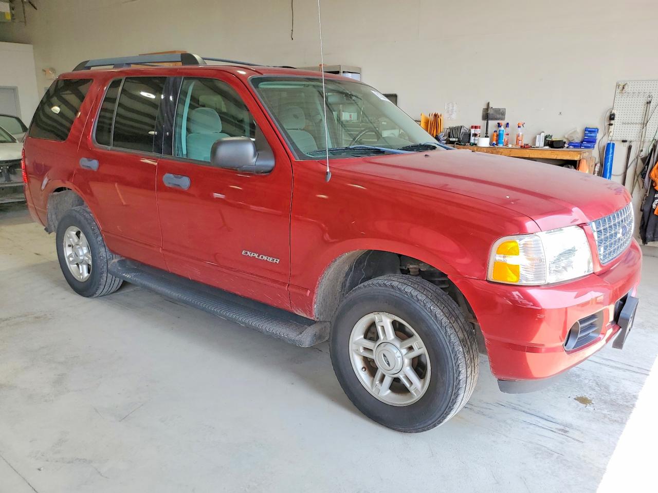 2005 Ford Explorer Xlt Red vin: 1FMZU73K35UB63013