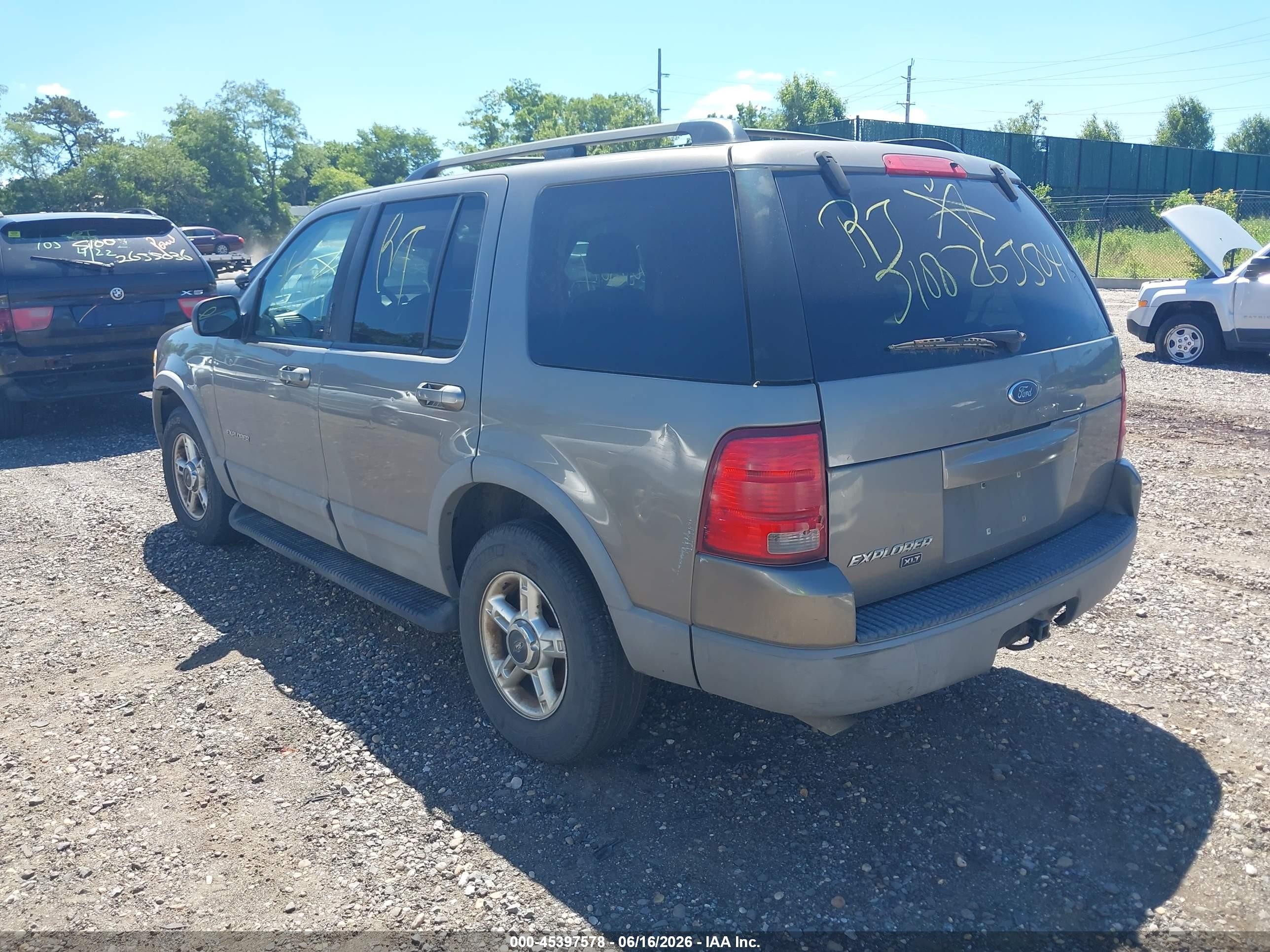 2002 Ford Explorer Xlt Золотой vin: 1FMZU73K42ZC62874