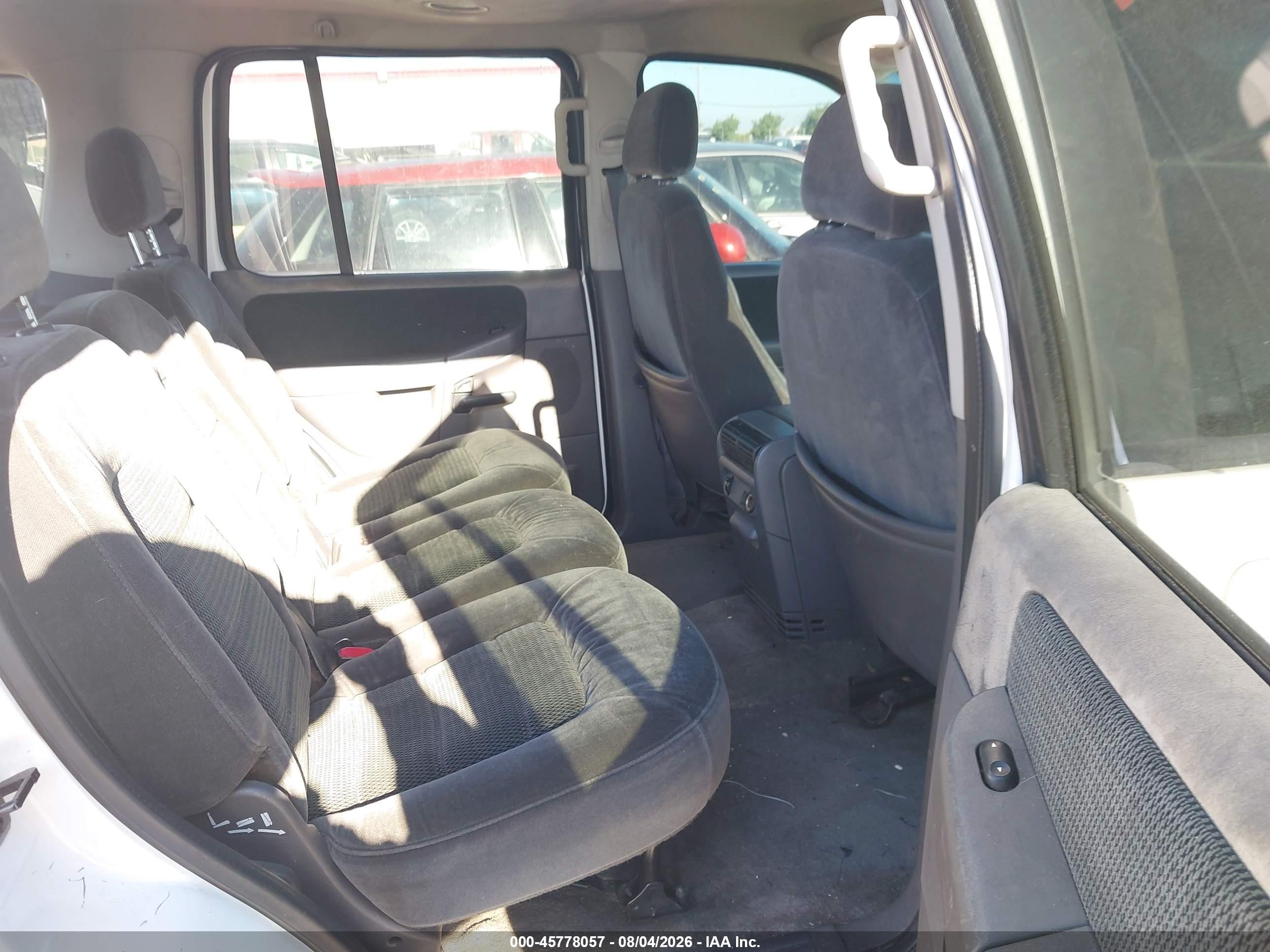 2002 Ford Explorer Xlt Белый vin: 1FMZU73K52ZC69297