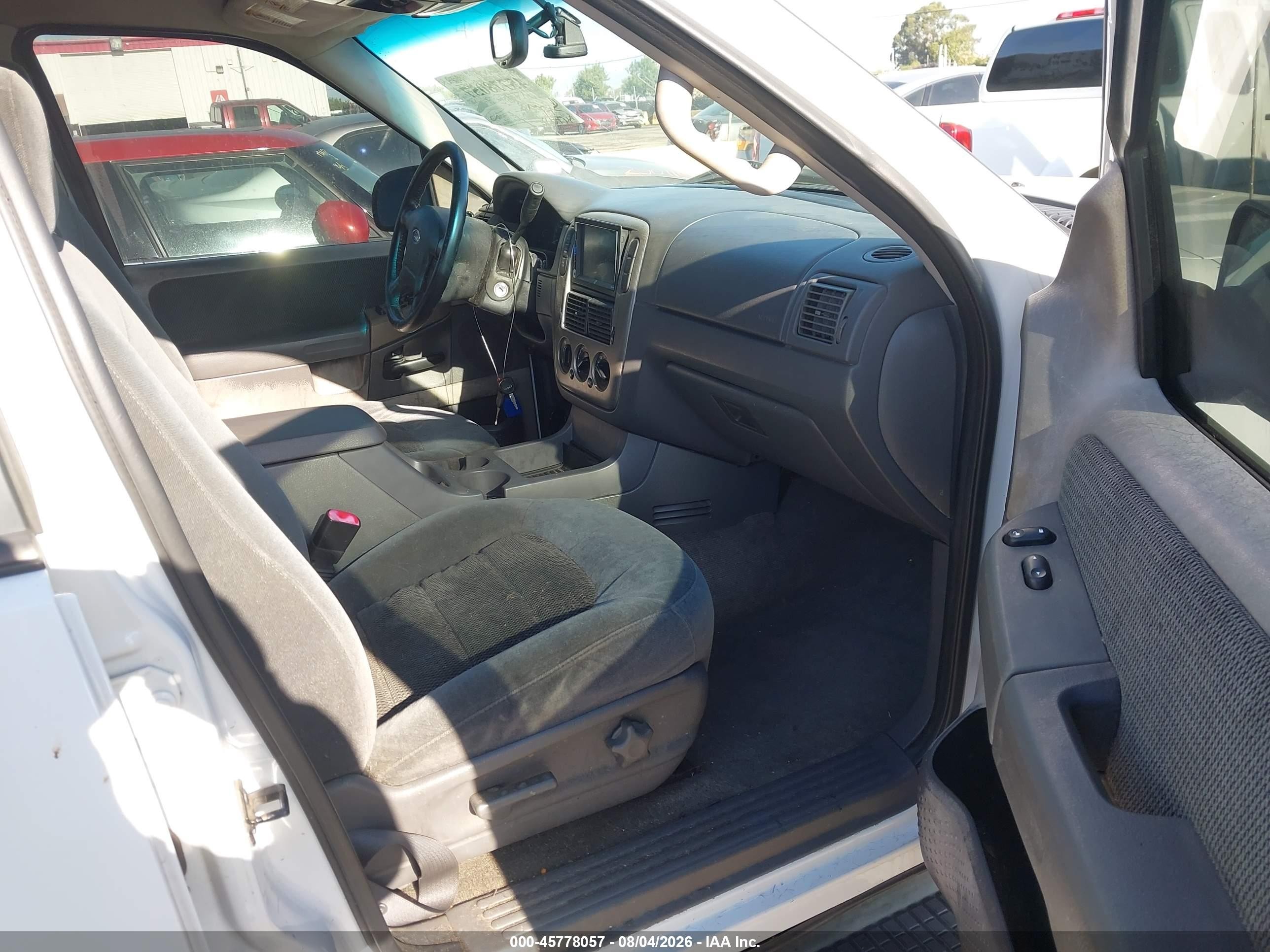 2002 Ford Explorer Xlt Белый vin: 1FMZU73K52ZC69297