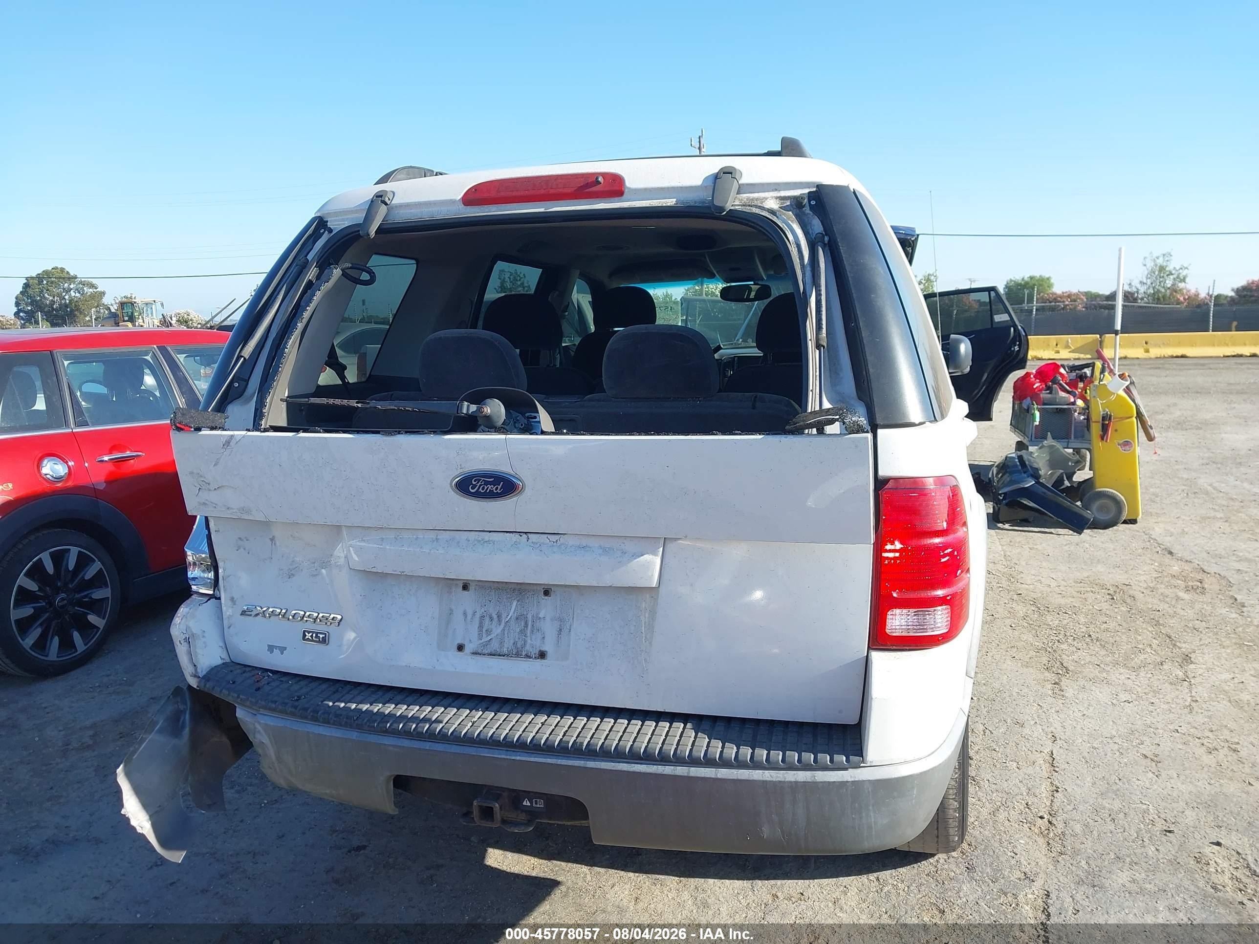 2002 Ford Explorer Xlt Белый vin: 1FMZU73K52ZC69297