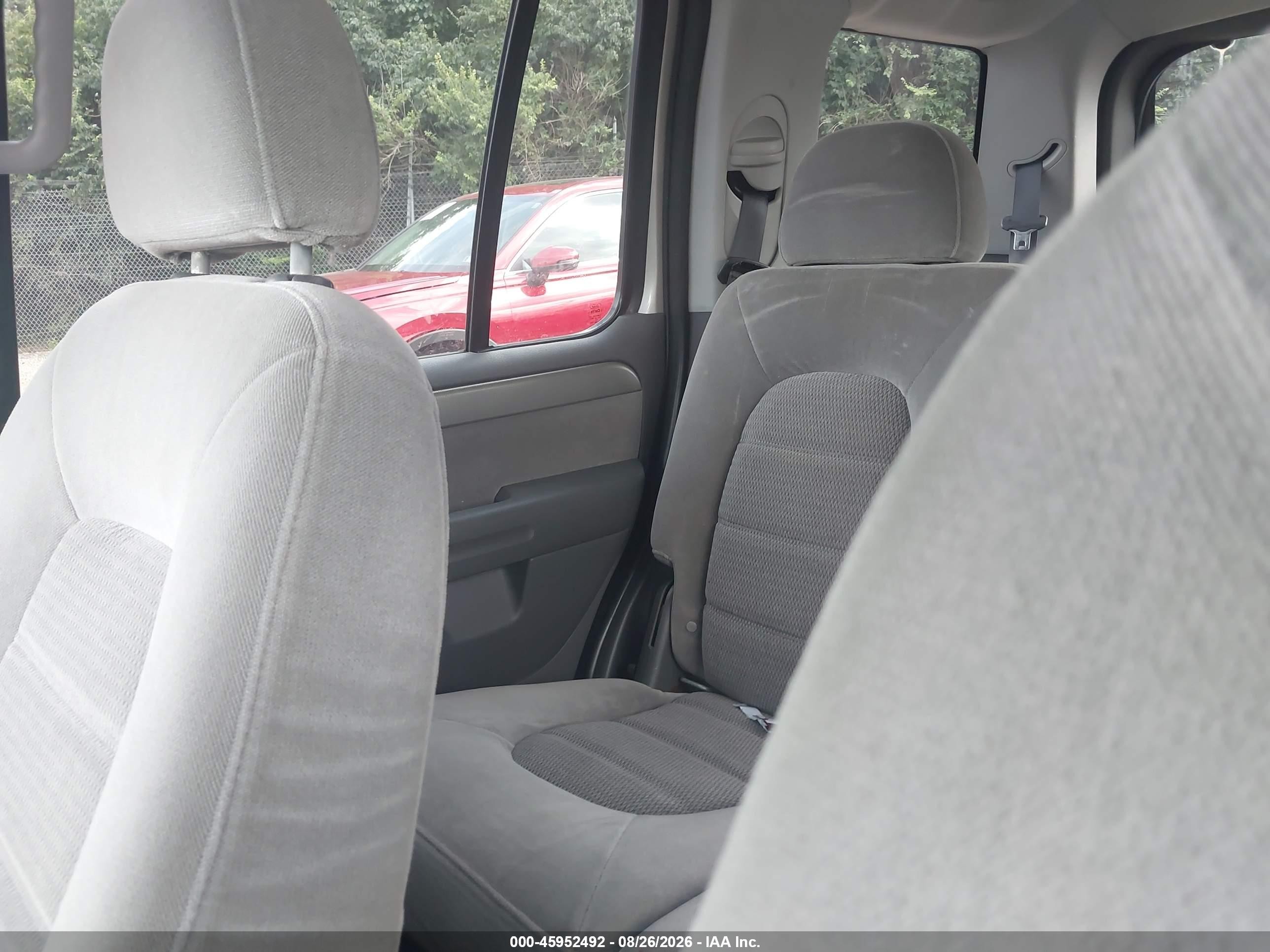 2004 Ford Explorer Nbx/xlt Silver vin: 1FMZU73K64UA27070