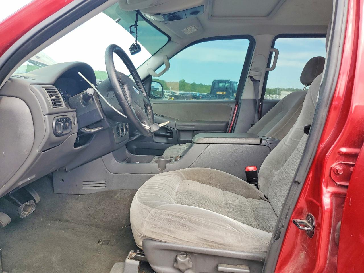 2005 Ford Explorer Xlt Red vin: 1FMZU73K65UB79416