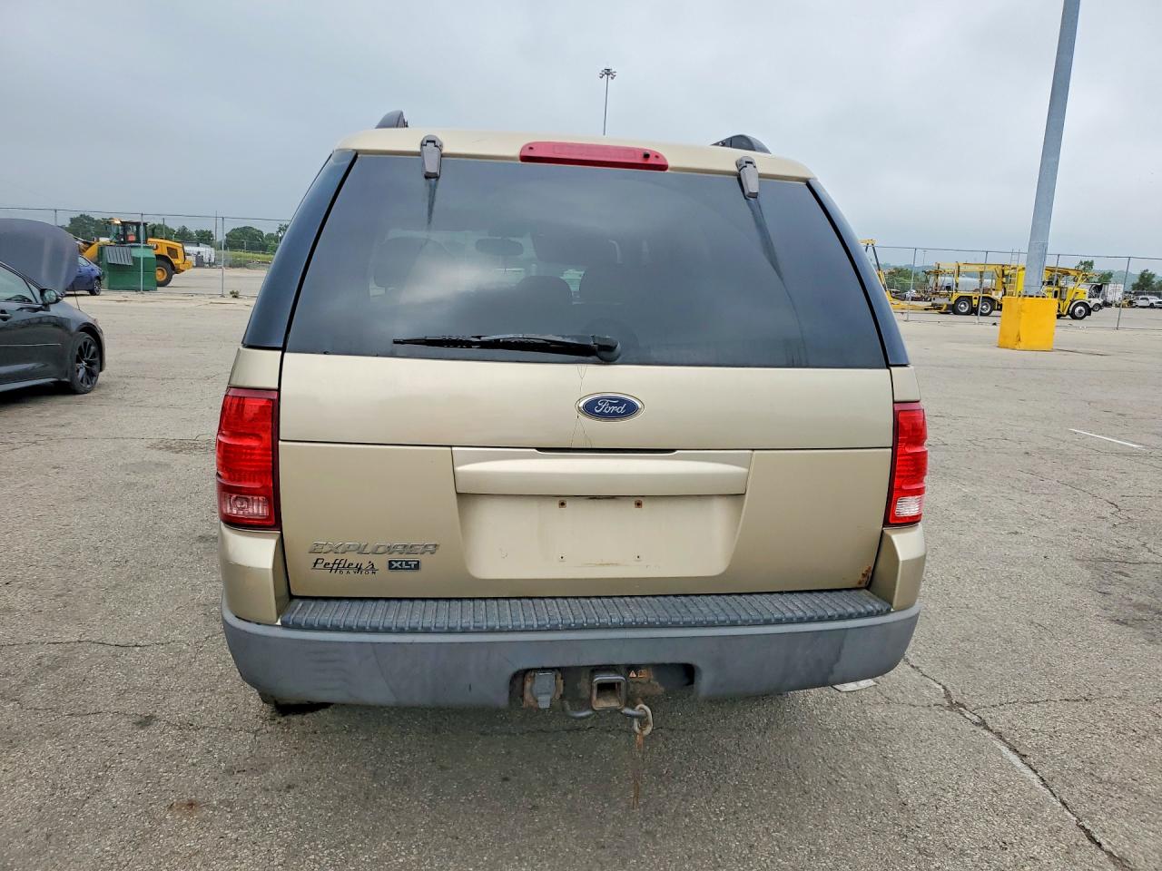 2003 Ford Explorer Xlt/xlt Sport/nbx Gold vin: 1FMZU73K73UC03574
