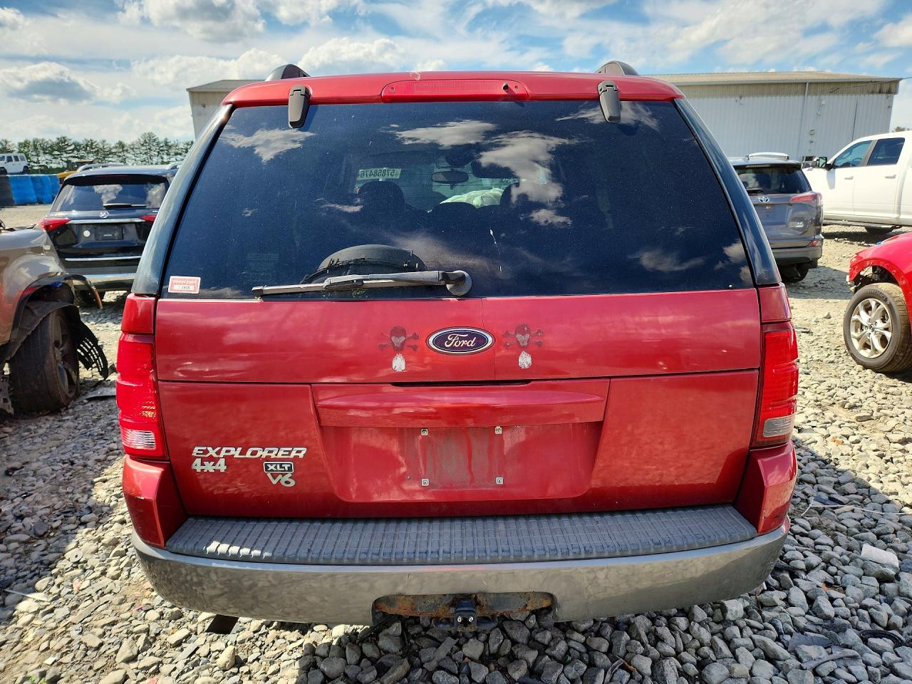 2004 Ford Explorer Xlt Red vin: 1FMZU73K74UC00899