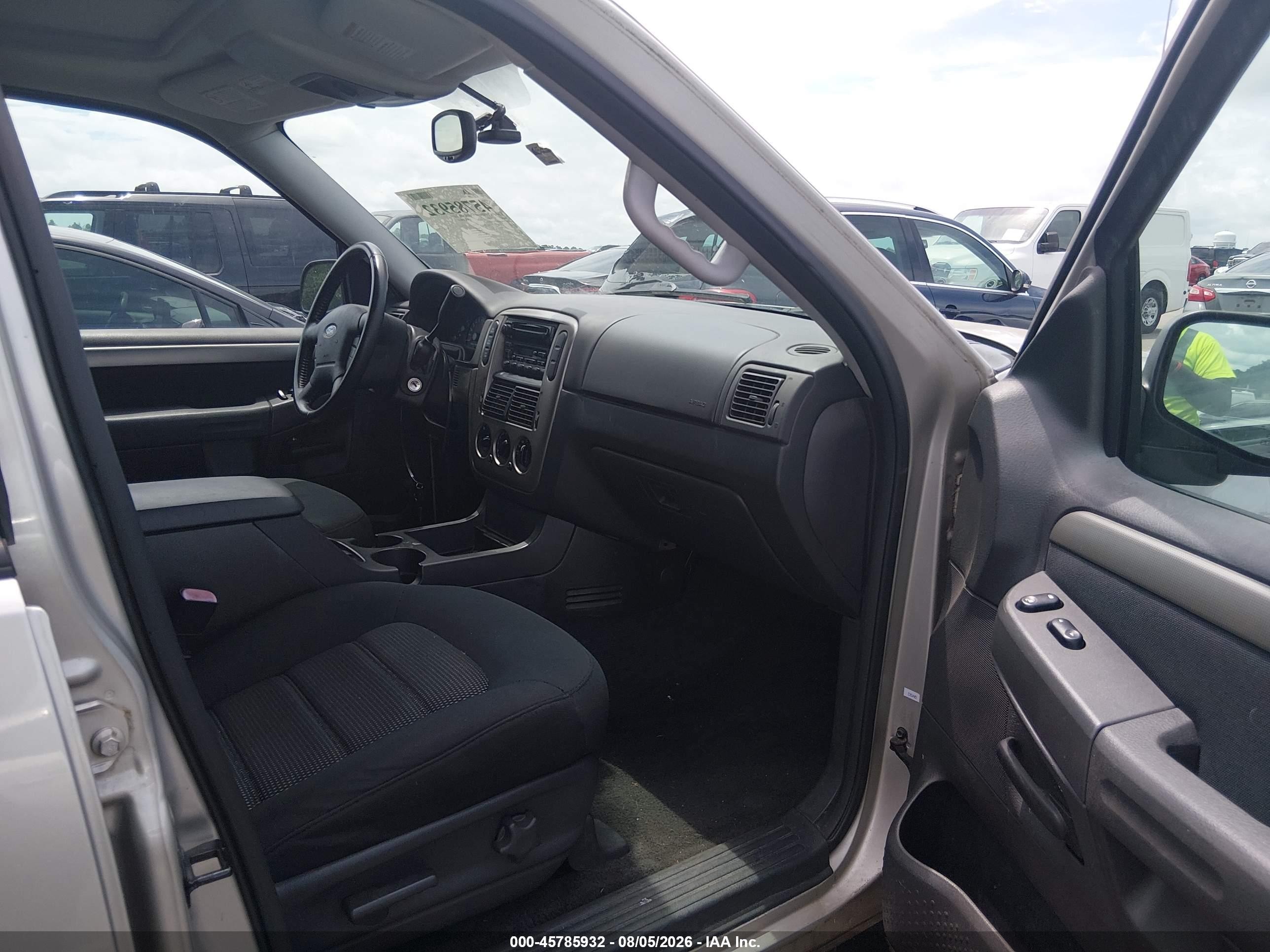 2004 Ford Explorer Nbx/xlt Silver vin: 1FMZU73K74ZA26660