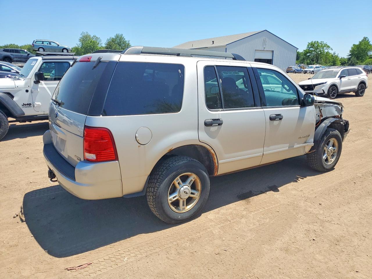 2005 Ford Explorer Xlt Silver vin: 1FMZU73K85UB24143