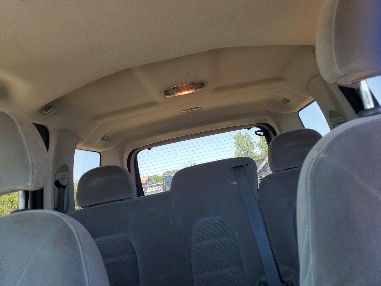 2005 Ford Explorer Xlt Silver vin: 1FMZU73K85UB24143