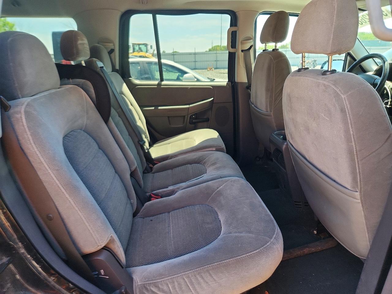 2005 Ford Explorer Xlt Black vin: 1FMZU73K85UB63444