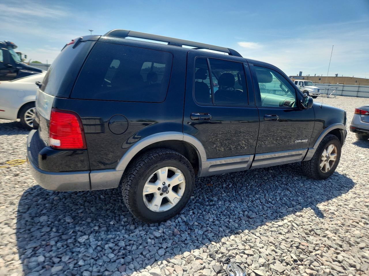 2005 Ford Explorer Xlt Black vin: 1FMZU73K85UB63444