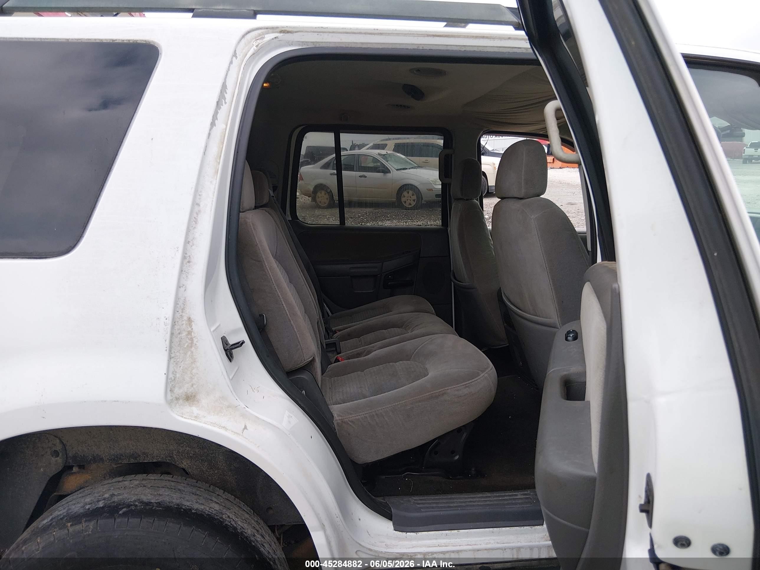2005 Ford Explorer Xlt/xlt Sport White vin: 1FMZU73K85ZA13935