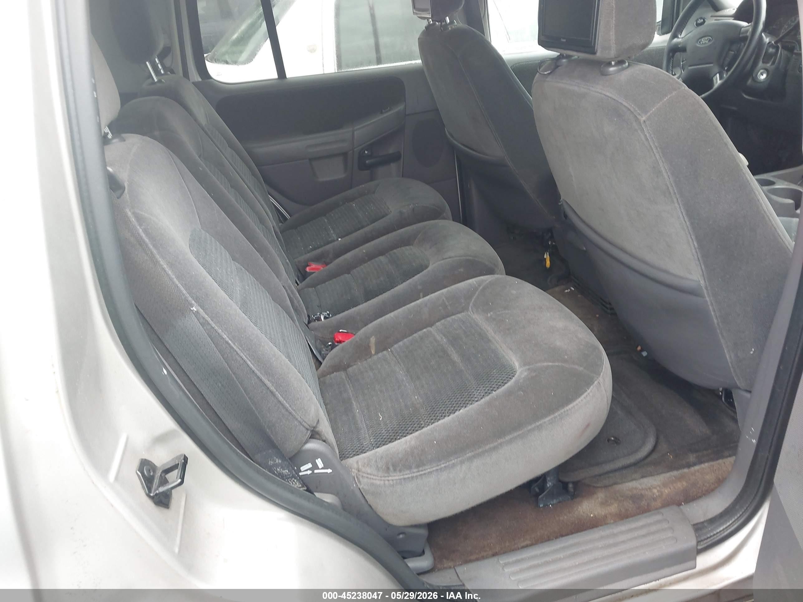 2002 Ford Explorer Xlt Серебряный vin: 1FMZU73K92UD32401