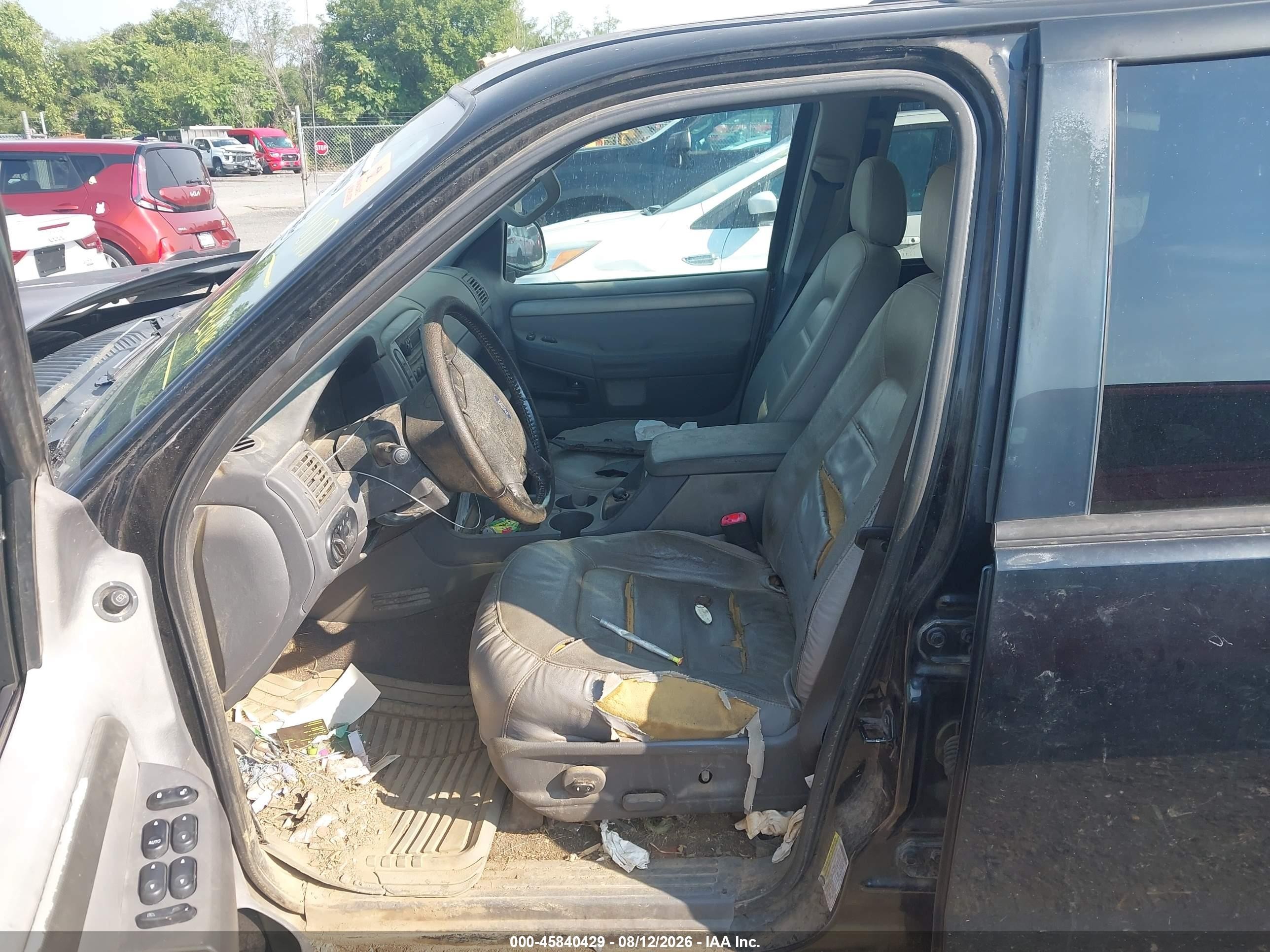 2005 Ford Explorer   Black vin: 1FMZU73K954A55284