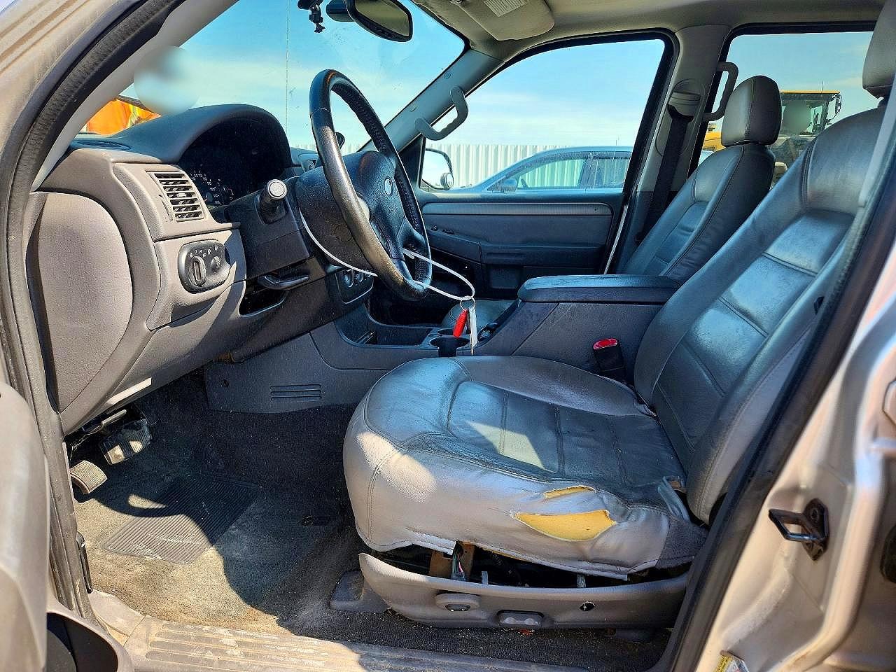 2005 Ford Explorer Xlt Silver vin: 1FMZU73KX5UA54483