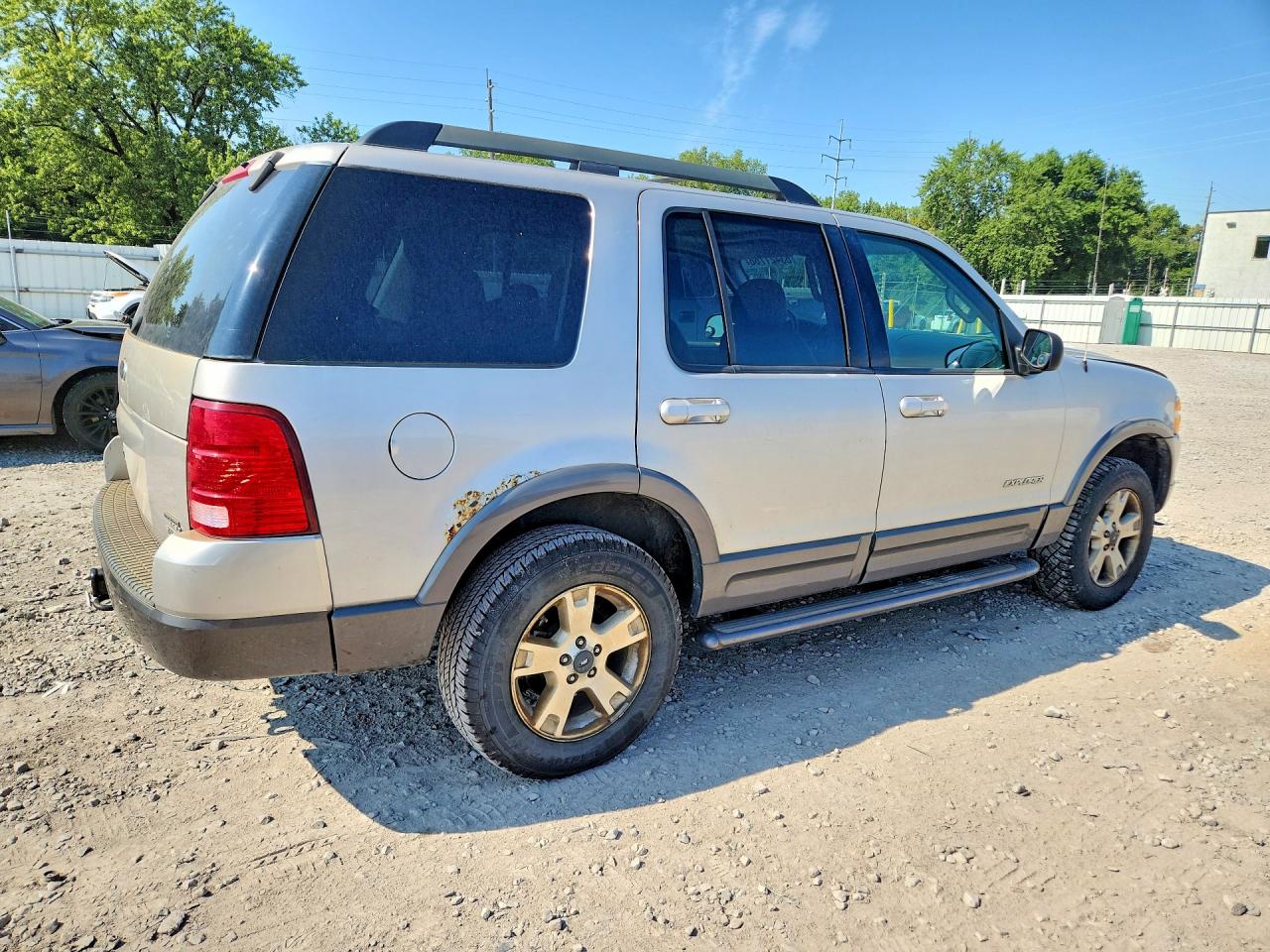 2005 Ford Explorer Xlt Silver vin: 1FMZU73KX5UA54483