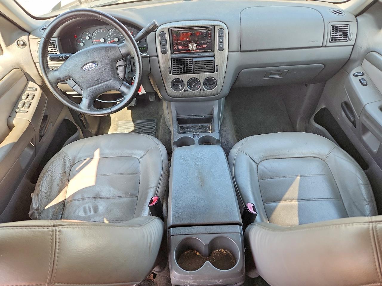 2005 Ford Explorer Xlt Silver vin: 1FMZU73KX5UA54483