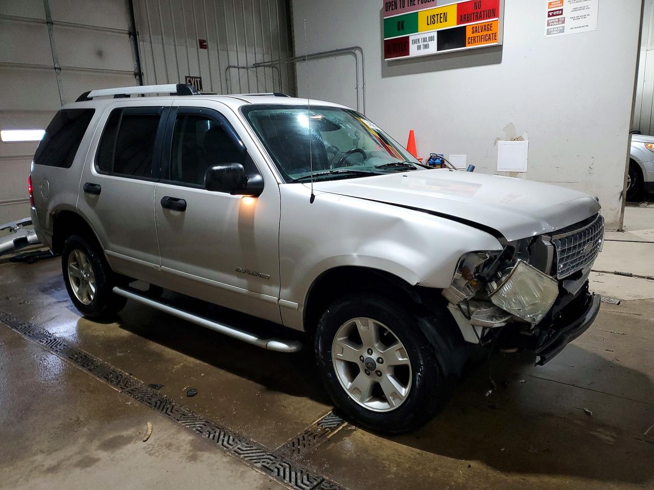 2005 Ford Explorer Xlt Серебряный vin: 1FMZU73KX5UA75785