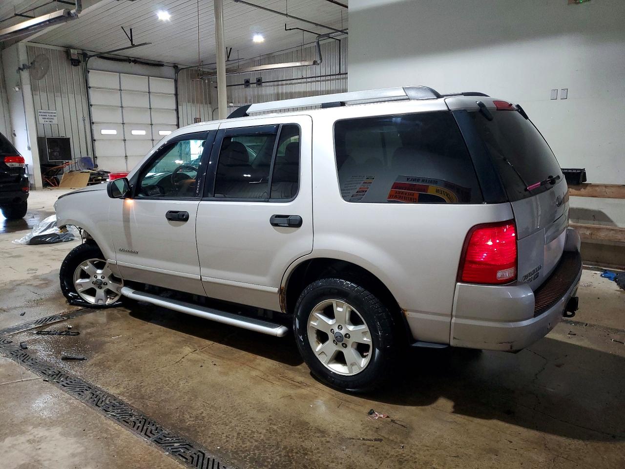 2005 Ford Explorer Xlt Серебряный vin: 1FMZU73KX5UA75785