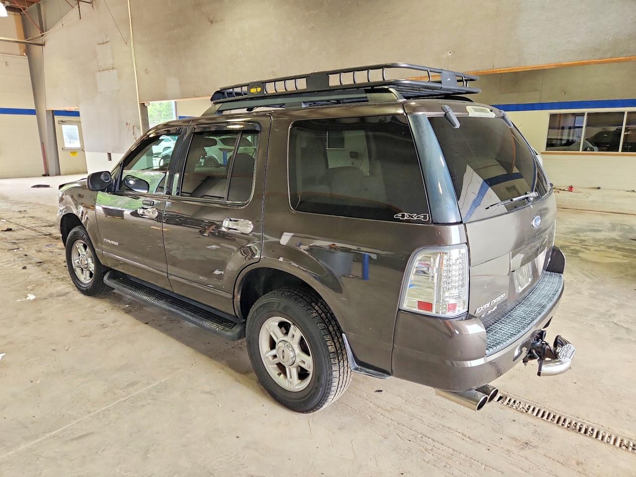 2005 Ford Explorer Xlt Charcoal vin: 1FMZU73W05UA14805