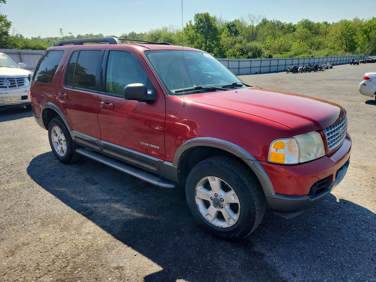 2005 Ford Explorer Red vin: 1FMZU73W05UB25922