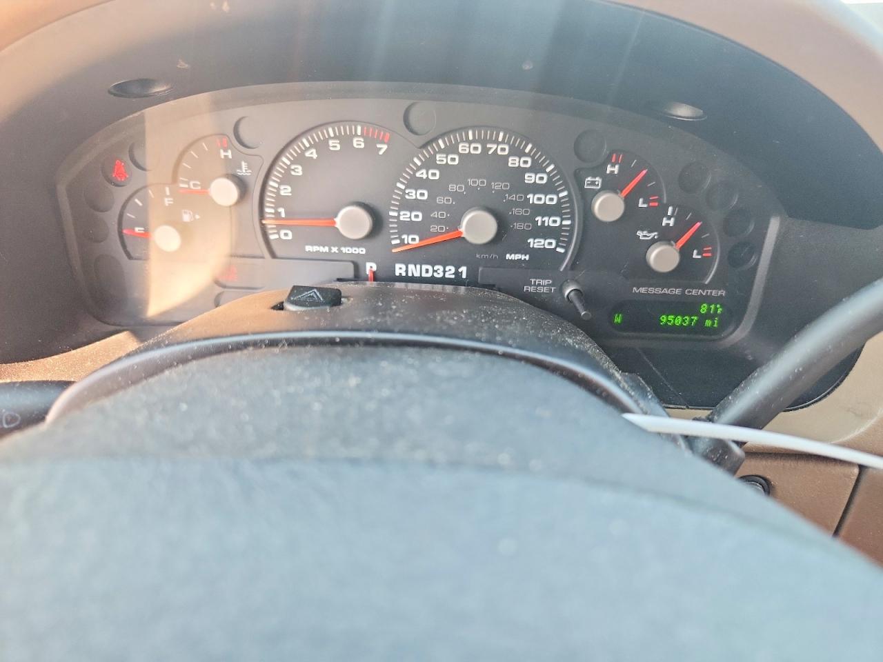 2005 Ford Explorer Red vin: 1FMZU73W05UB25922