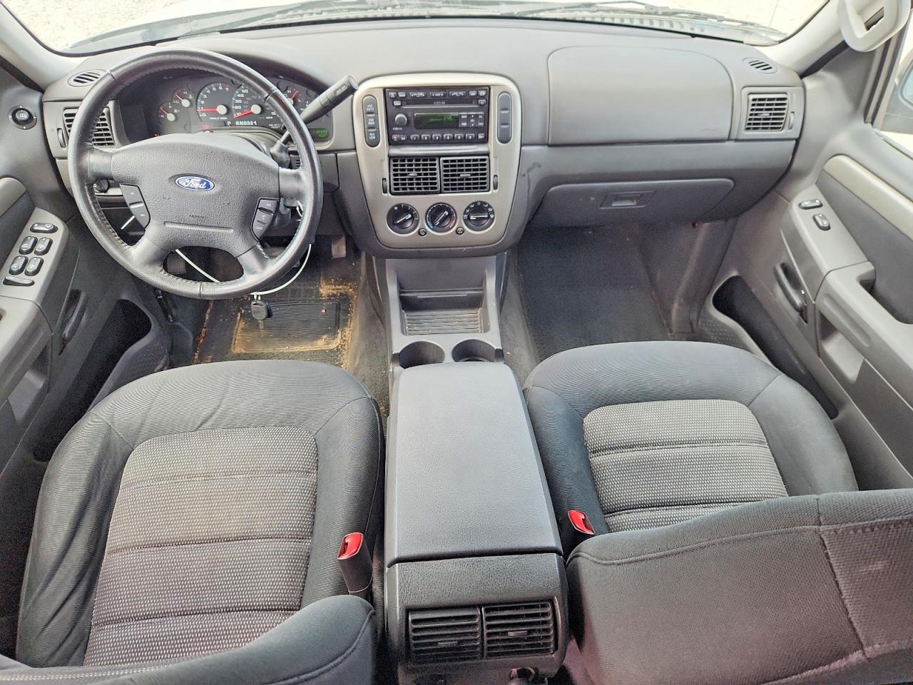2004 Ford Explorer Xlt White vin: 1FMZU73W34ZA79665