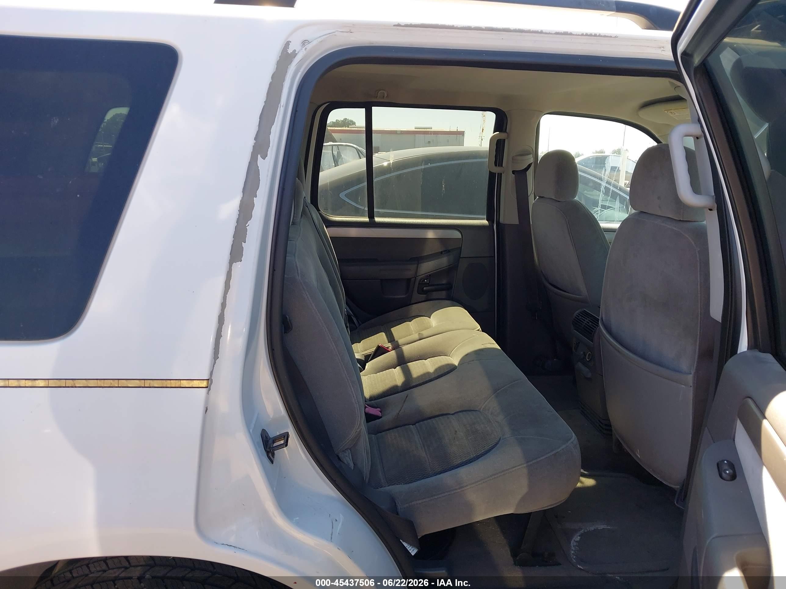 2004 Ford Explorer Nbx/xlt White vin: 1FMZU73W74ZA61718